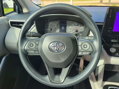 Used 2025 Toyota Corolla Cross L FWD image 23