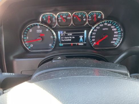 Used 2019 Chevrolet Suburban LT image 23