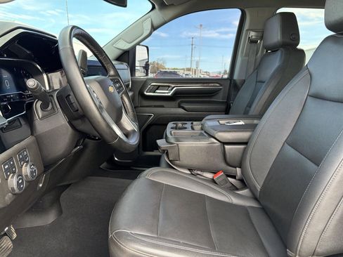 Used 2024 Chevrolet Silverado 2500 LTZ AWD/4WD image 2