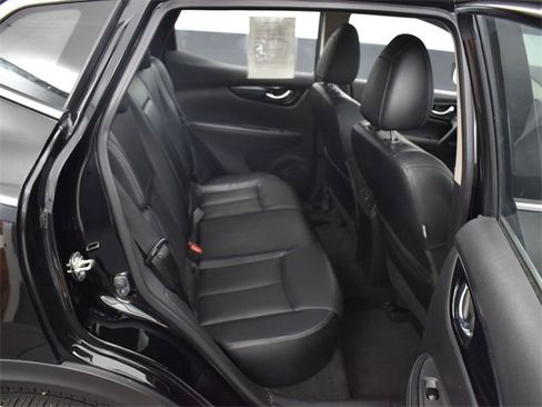 Used 2022 Nissan Rogue Sport SL w/ Premium Package image 22