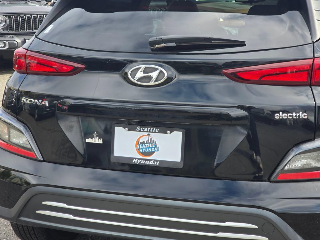 Used 2023 Hyundai Kona SE FWD image 13