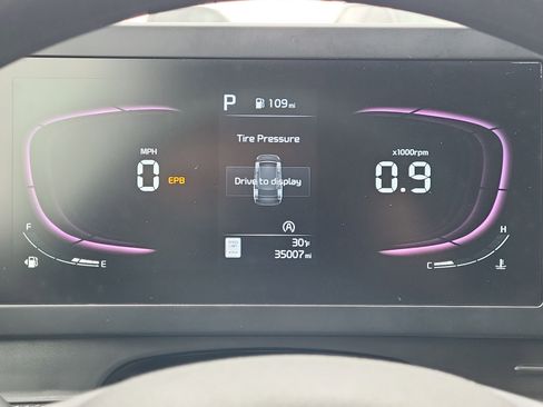 Used 2023 Kia Sportage LX image 9