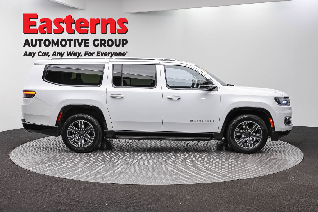 Used 2024 Jeep Wagoneer L Series II w/ Flexible Seating Group AWD/4WD image 6