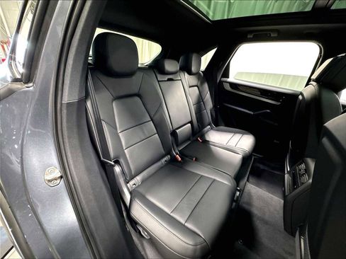 New 2026 Porsche Cayenne AWD/4WD image 30
