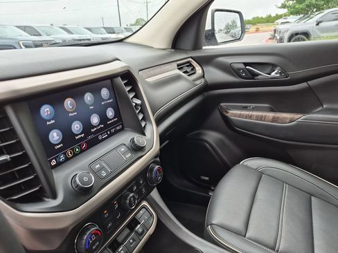 Used 2022 GMC Acadia Denali w/ Denali Ultimate Package FWD image 26