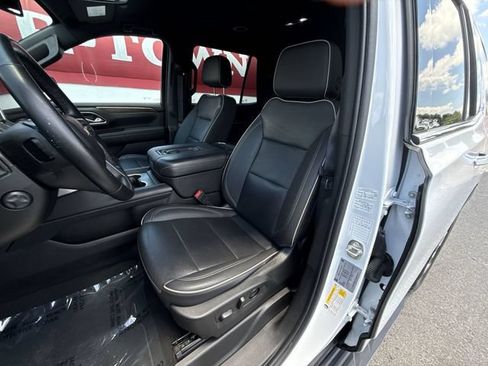 Used 2024 Chevrolet Tahoe Premier RWD image 11