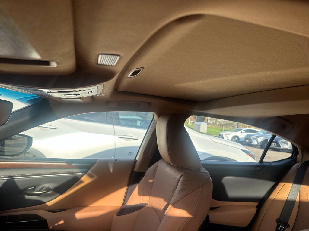 Used 2024 Lexus ES 350 w/ Premium Package FWD image 19