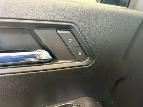 Used 2024 Chevrolet Colorado LT RWD image 38