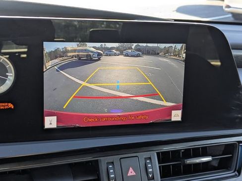 Certified 2025 Lexus ES 350 w/ Premium Package FWD image 18