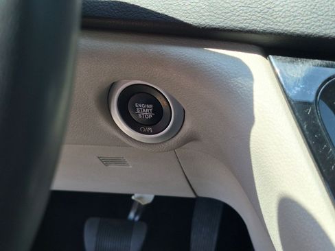 Used 2024 Chrysler Pacifica Touring-L FWD image 20