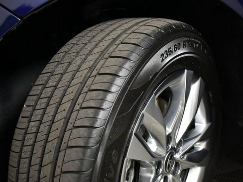 Used 2021 Toyota Sienna Limited image 8