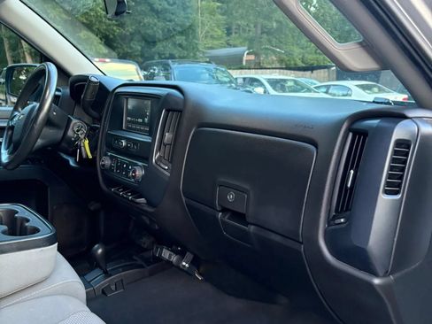 Used 2019 Chevrolet Silverado 1500 Custom w/ Custom Convenience Package AWD/4WD image 28
