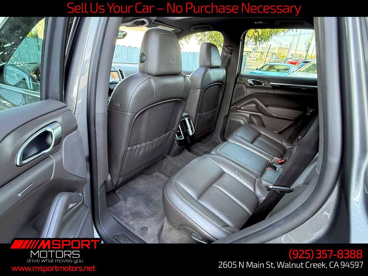 Used 2016 Porsche Cayenne AWD/4WD image 11