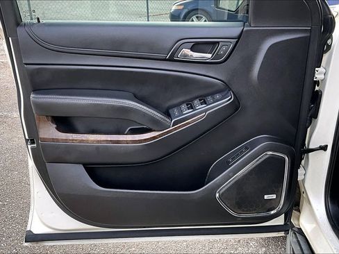 Used 2015 Chevrolet Suburban LT image 23