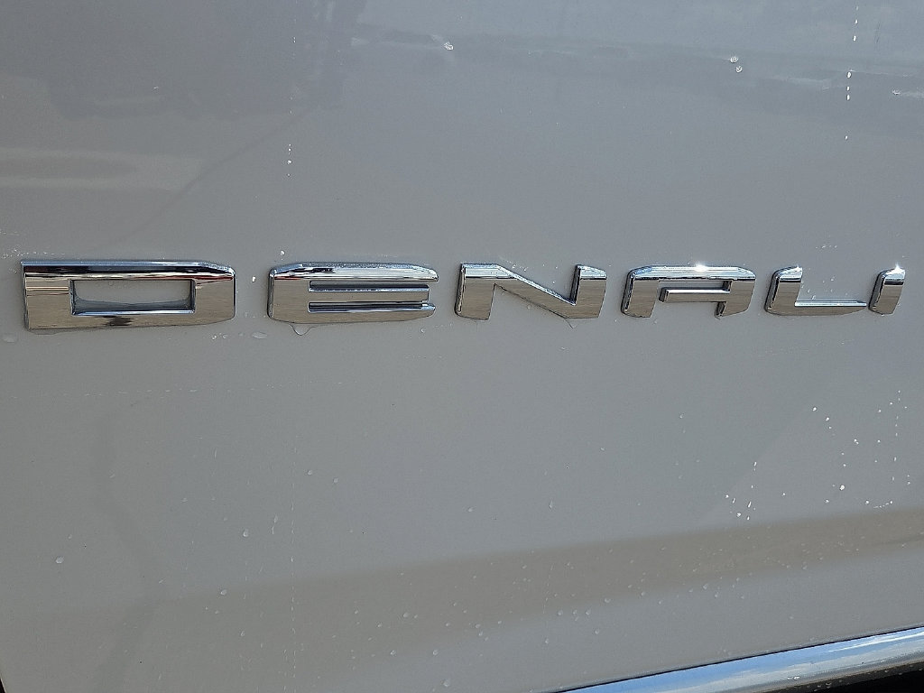 Used 2022 GMC Yukon Denali RWD image 7