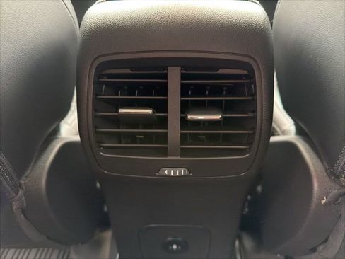 Used 2023 Ford Escape SE w/ Class II Trailer Tow Package image 17