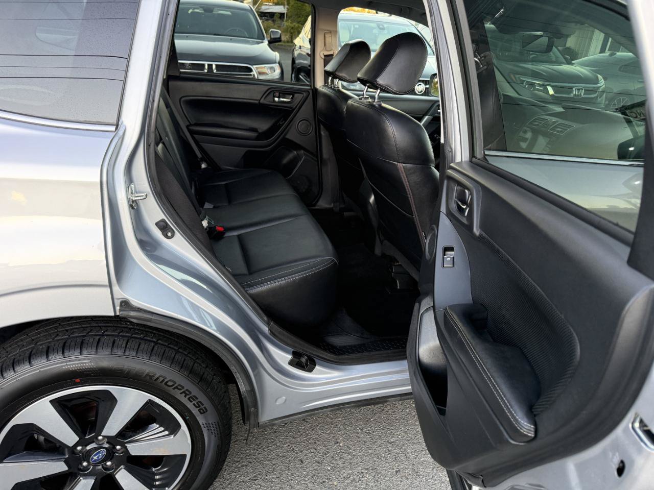 Used 2017 Subaru Forester 2.5i Limited AWD/4WD image 12