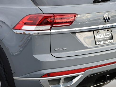 Used 2022 Volkswagen Atlas Cross Sport SEL Premium R-Line image 9