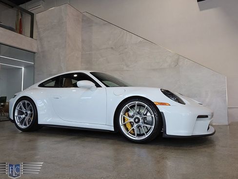 Used 2024 Porsche 911 GT3 RWD image 16