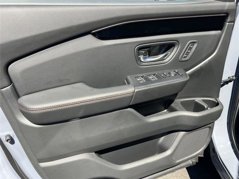 New 2025 Honda Pilot TrailSport image 5