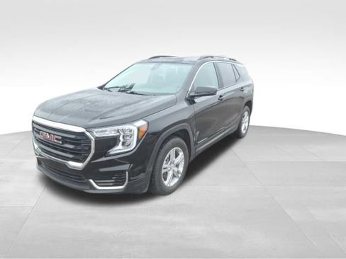 Used 2022 GMC Terrain SLE w/ Driver Convenience Package image 1