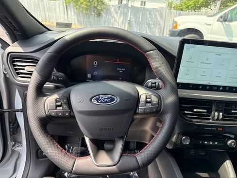 Certified 2025 Ford Escape ST-Line w/ Tech Pack #1 FWD image 15