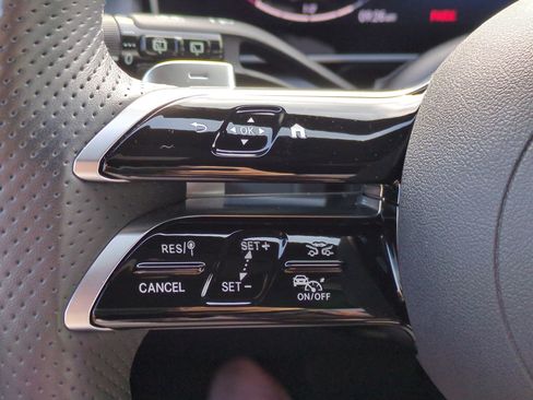 Used 2026 Mercedes-Benz GLC 300 4MATIC image 18