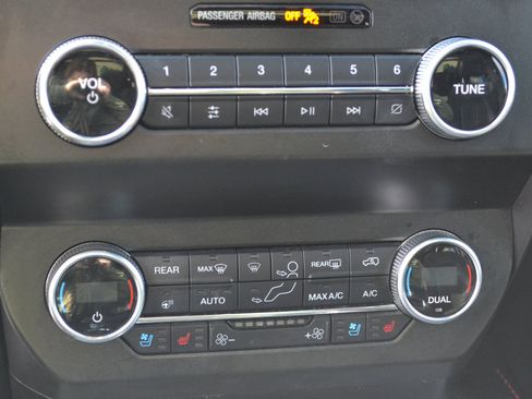 Used 2020 Ford Expedition Limited w/ Equipment Group 303A image 25