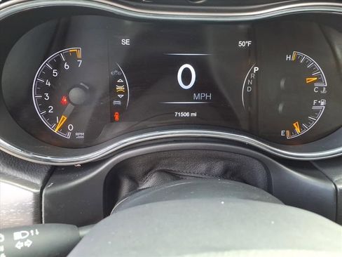 Used 2018 Jeep Grand Cherokee Altitude image 26