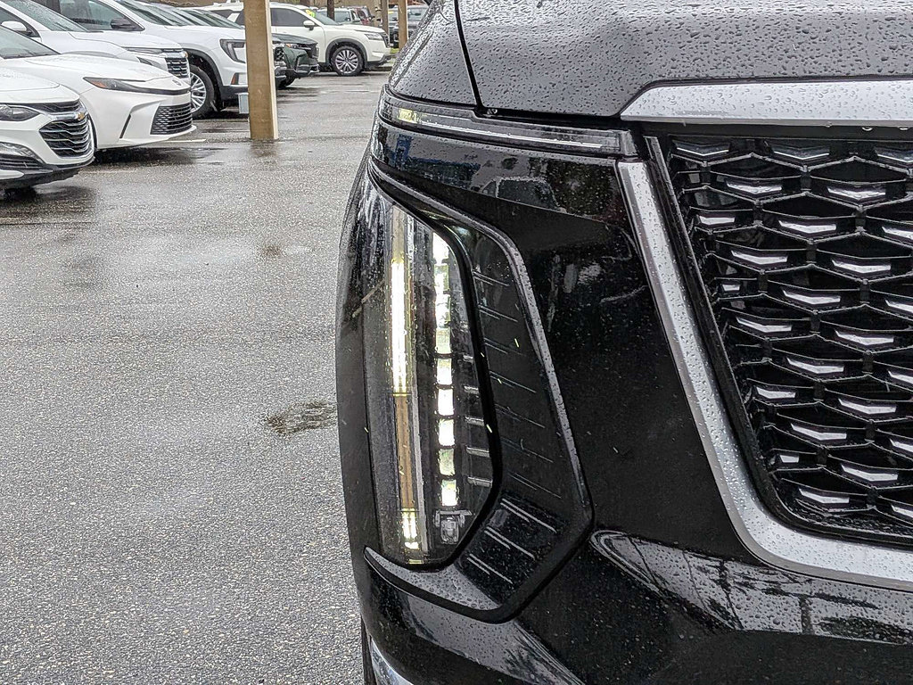 Certified 2025 Cadillac Escalade Premium Luxury AWD/4WD image 38