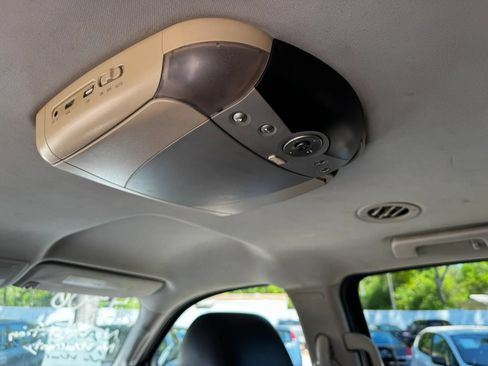Used 2012 Chevrolet Suburban LT w/ Texas Edition RWD image 17