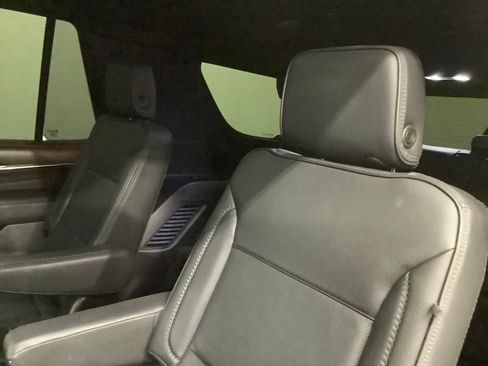 Used 2021 GMC Yukon Denali w/ Denali Ultimate Package image 7