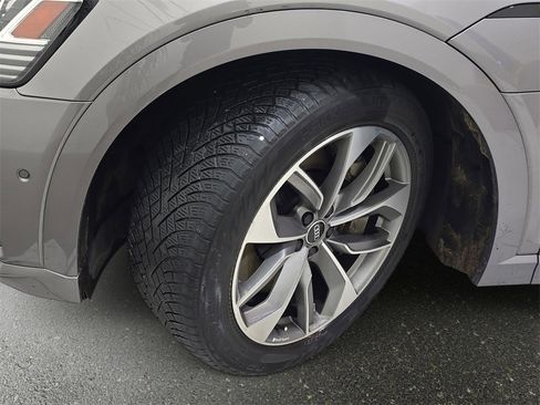 Used 2021 Audi e-tron Premium Plus w/ Premium Plus Package image 31