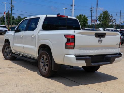 Certified 2026 Nissan Frontier SV AWD/4WD image 2