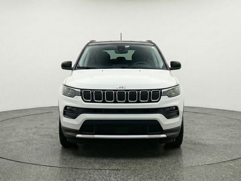 Used 2025 Jeep Compass Limited image 2