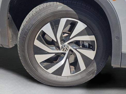 Used 2025 Volkswagen Tiguan S AWD/4WD image 16
