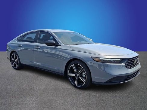 Used 2025 Honda Accord Sport image 3