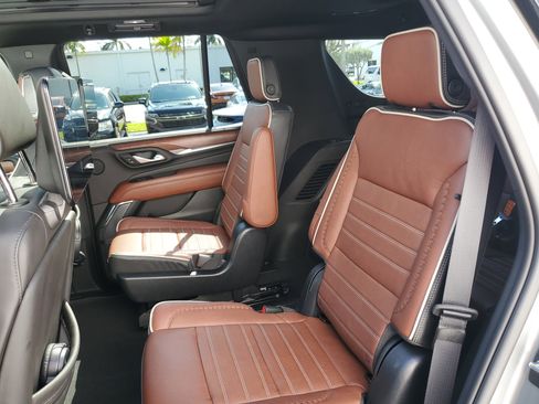 Used 2023 GMC Yukon Denali Ultimate image 14