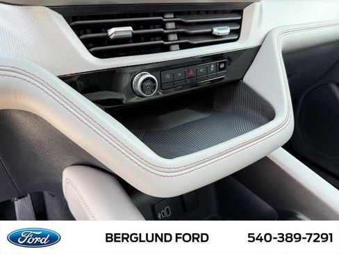 New 2026 Ford Explorer Active w/ Active Comfort Package image 19