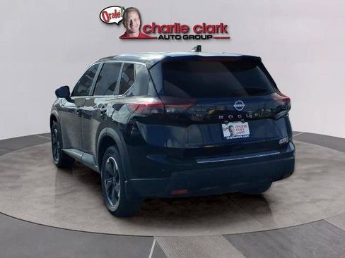 Certified 2026 Nissan Rogue SV FWD image 3