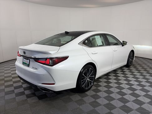 Used 2022 Lexus ES 350 w/ Premium Package FWD image 10