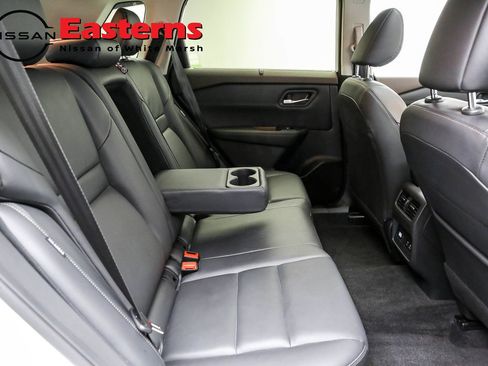 Used 2023 Nissan Rogue SL w/ SL Premium Package image 25