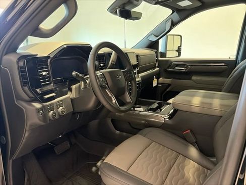 New 2026 Chevrolet Silverado 2500 ZR2 AWD/4WD image 9