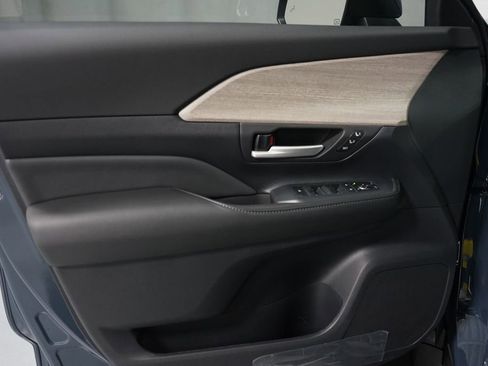 New 2026 Toyota Grand Highlander Platinum image 33