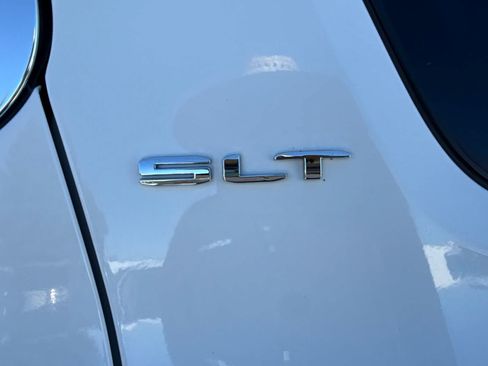 Used 2020 GMC Acadia SLT FWD image 14