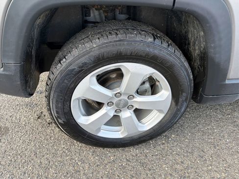 Used 2018 Jeep Compass Latitude w/ Popular Equipment Group AWD/4WD image 15
