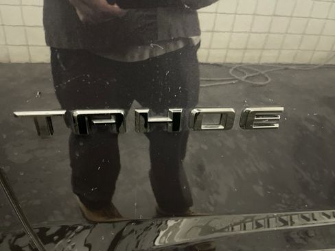 Used 2023 Chevrolet Tahoe Z71 w/ Luxury Package image 25