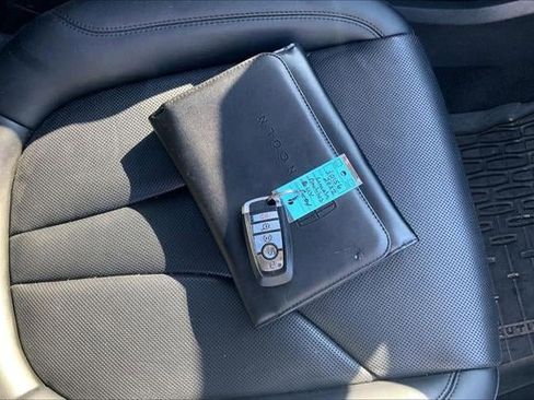 Used 2022 Lincoln Nautilus Reserve image 11