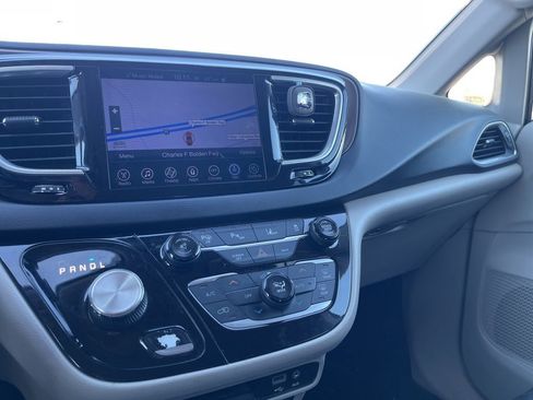 Used 2017 Chrysler Pacifica Touring-L Plus w/ Advanced Safetytec Group image 11