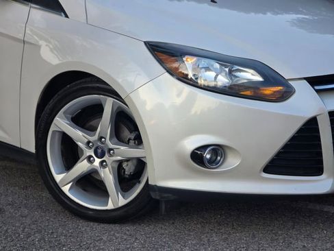 Used 2012 Ford Focus Titanium w/ Titanium Handling Pkg FWD image 4